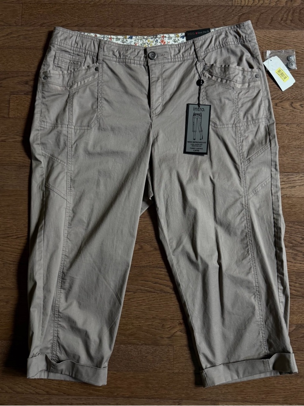 Intro Cotton Taupe Cargo Capris